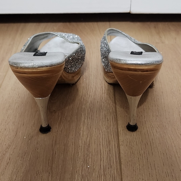 Betsey Johnson Glitter Heels Size 8 - Picture 5 of 7